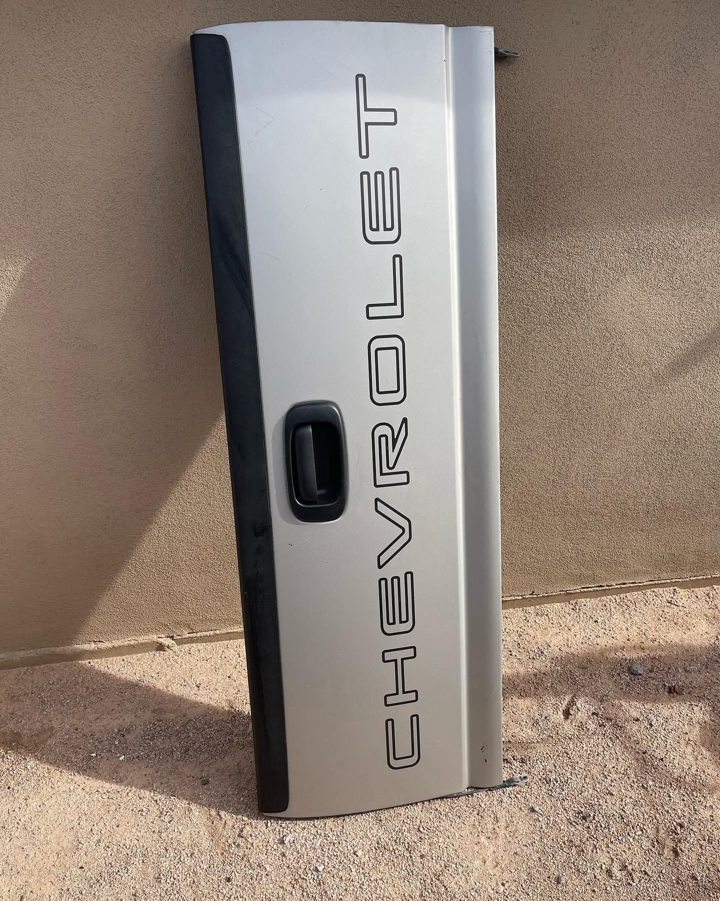 1999-2006 Chevrolet Silverado 1500 Fleetside Tailgate Silver Birch (0EM Color)