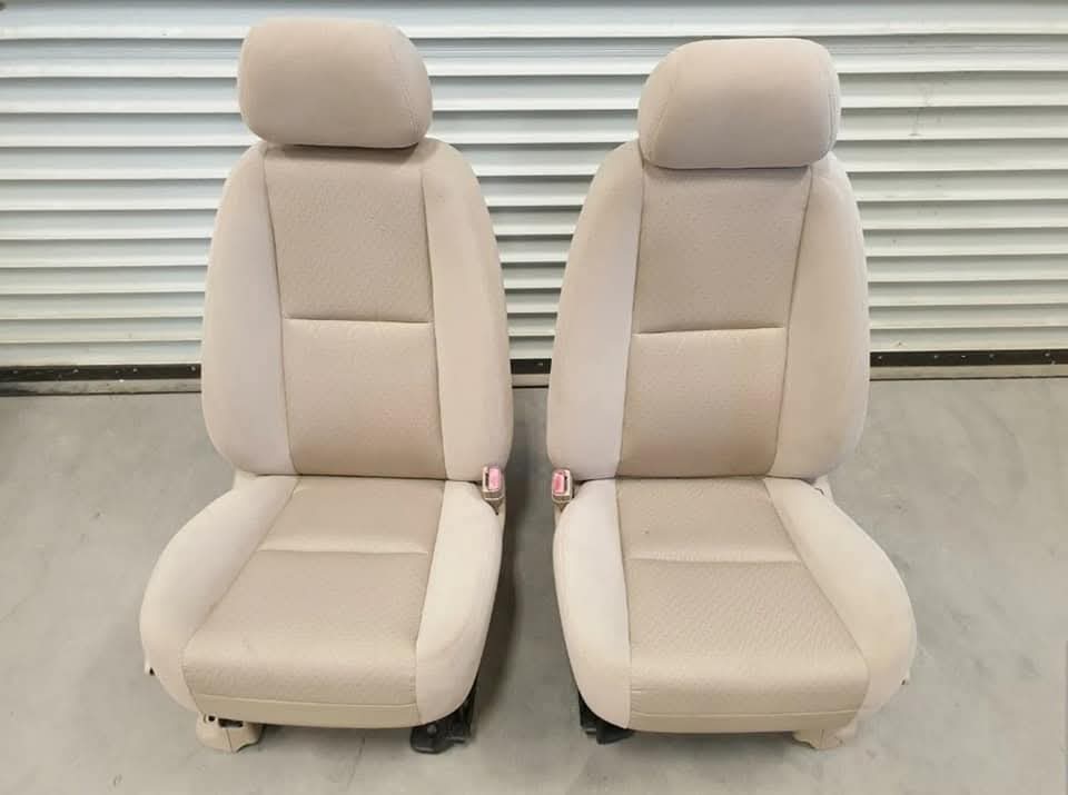 2007-2009 Chevy Silverado 1500 Front Bucket Seats Light Cashmere Cloth, Power, OEM