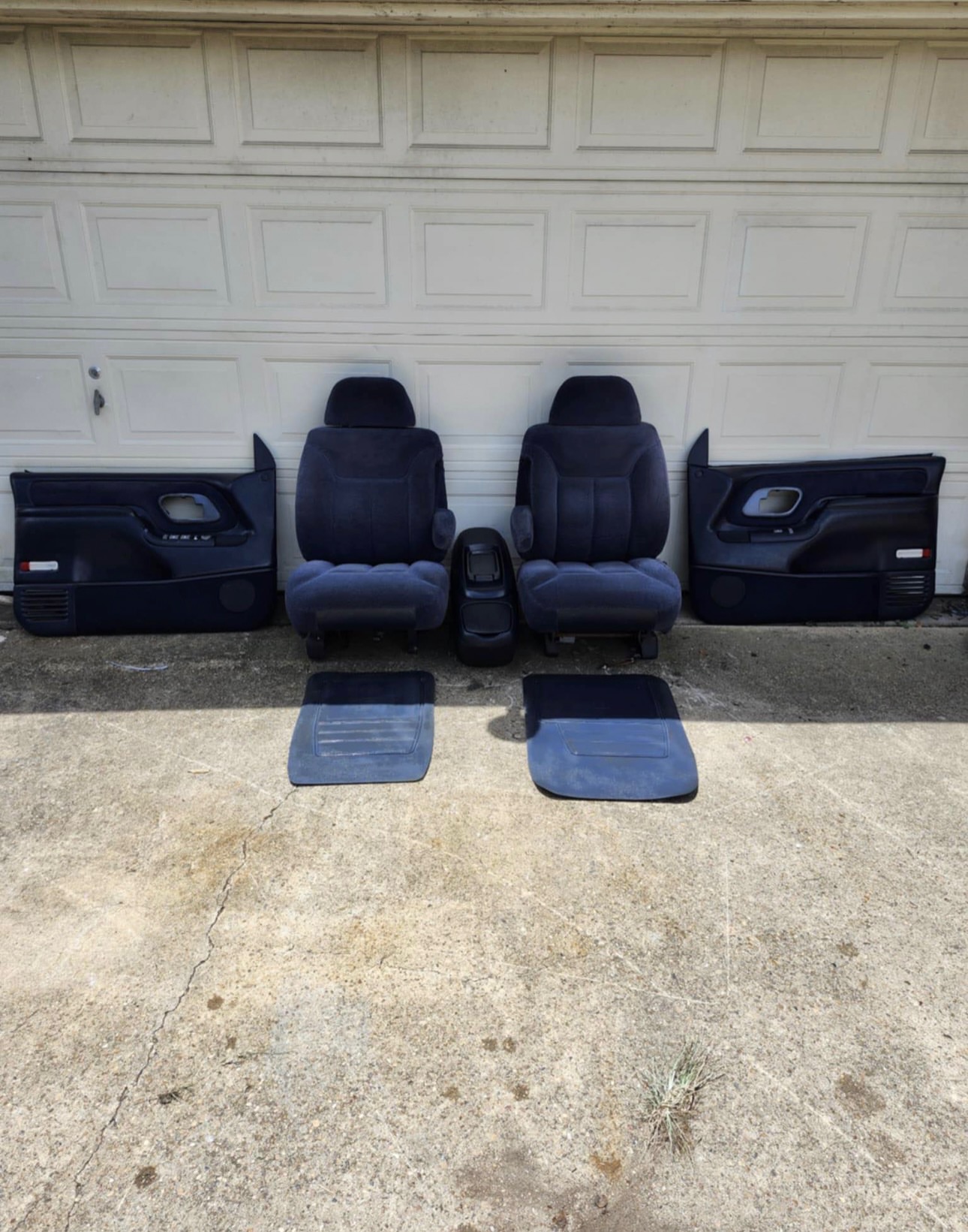 Obs Chevy Gmc Blue bucket seats with center console and door panels - Image 3