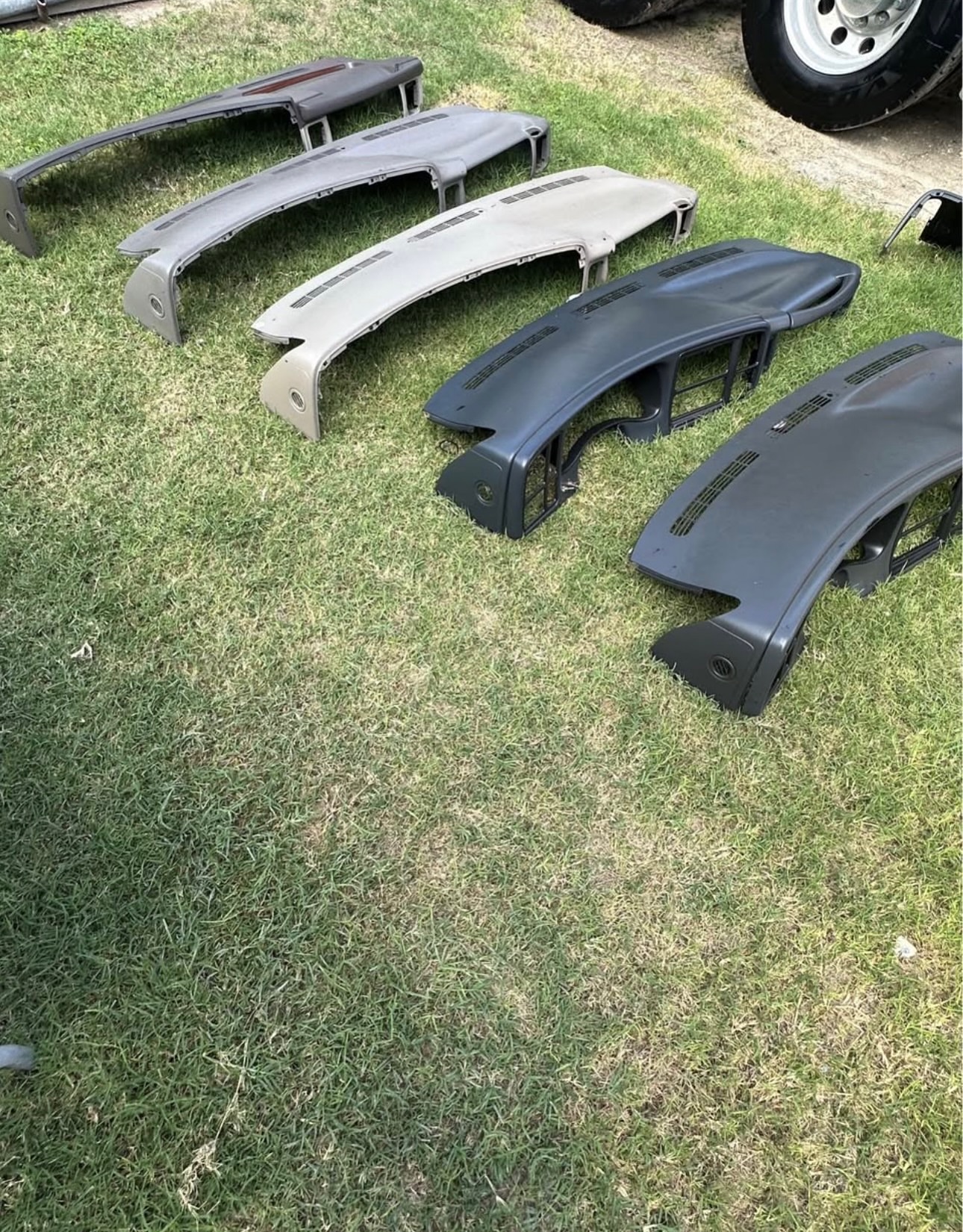 03-06 OEM Chevy GMC Dashboards - Image 3