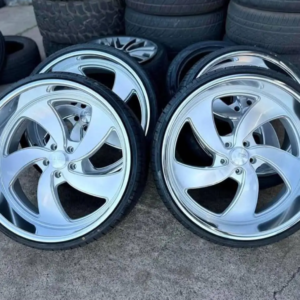 22″ US Mag Wheels with Tires Premium Style & Performance for Your Chevy/GMC